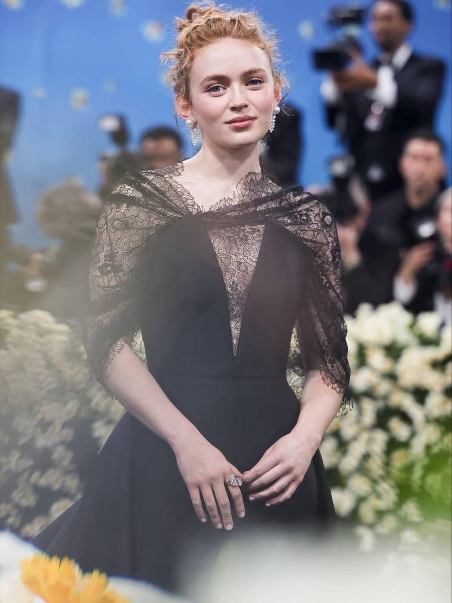 Sadie Sink Red Carpet Gala Portrait — Nano Banana Pro AI Generated Image