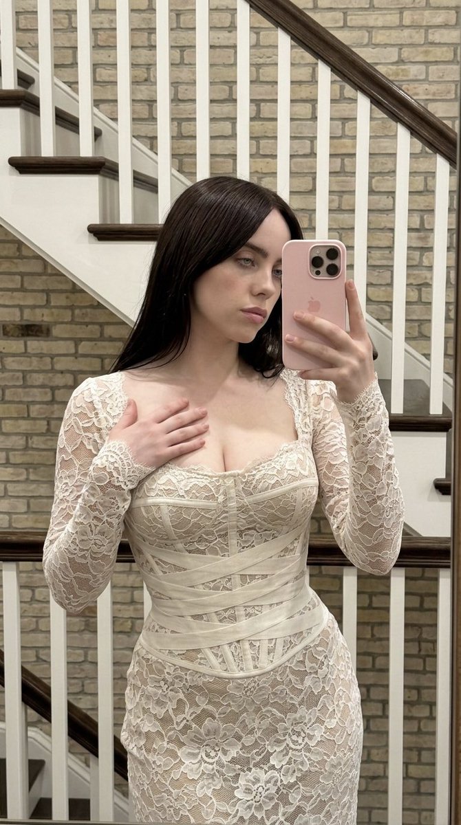 Hyper-Defined Mirror Selfie Prompt (Billie Eilish Identity Lock) — Nano Banana Pro AI Generated Image