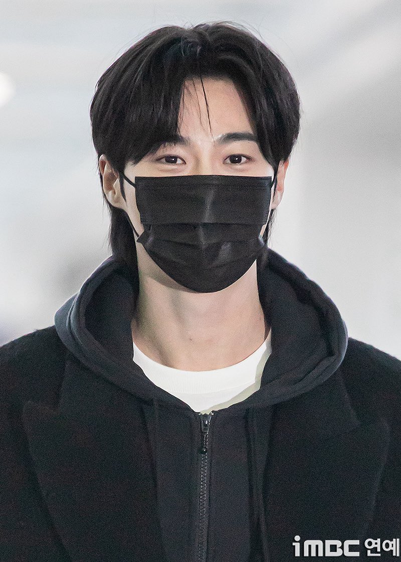 Korean Text Art with Emphasis Marks — Nano Banana Pro AI Generated Image