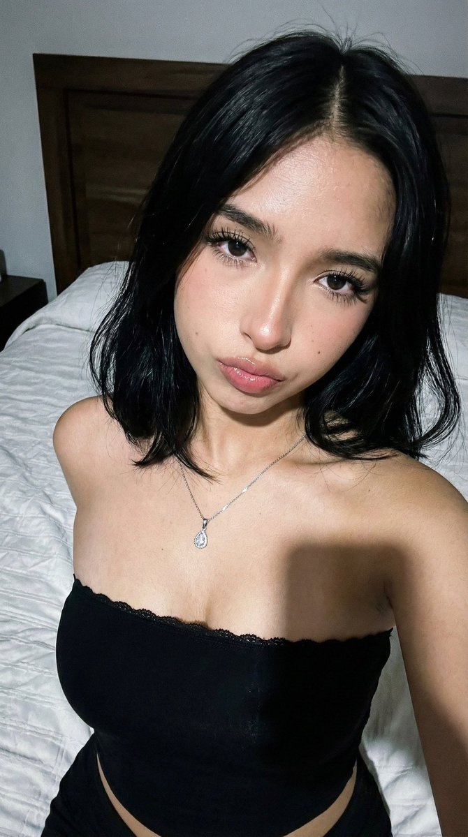 High-Fidelity Flash Selfie Portrait Prompt — Nano Banana Pro AI Generated Image