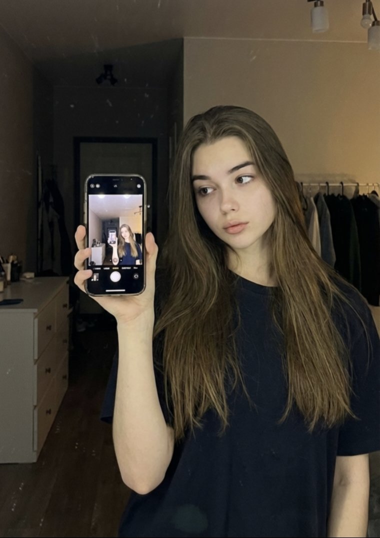 Detailed JSON Prompt for Mirror Selfie Portrait — Nano Banana Pro AI Generated Image