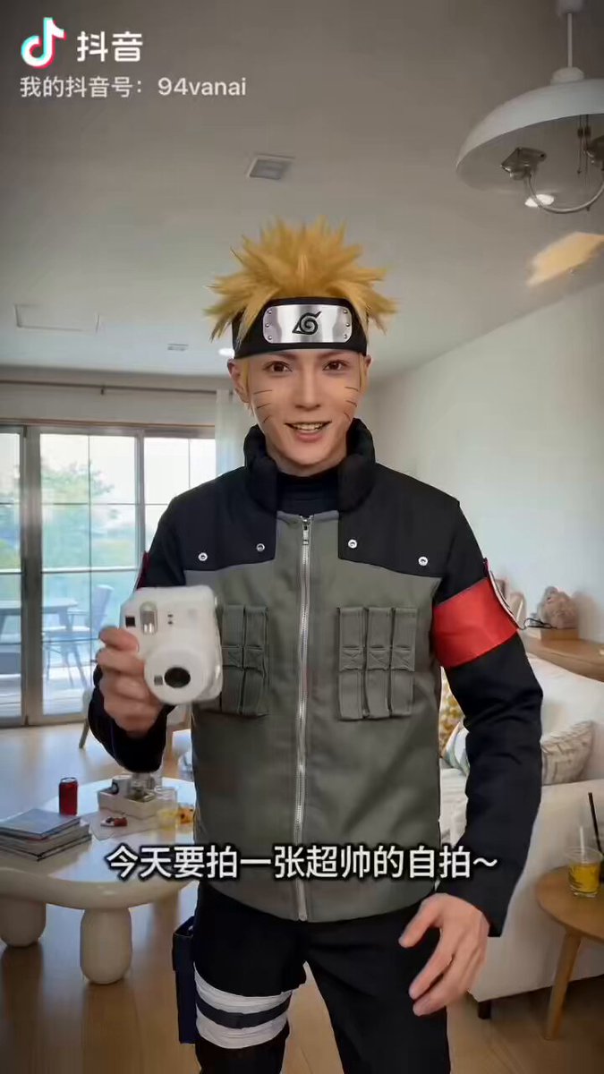 Friends Group Selfie Video Prompt