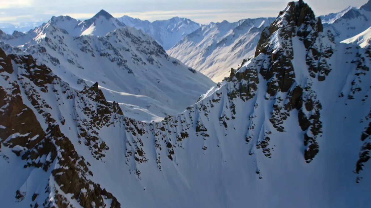 Cinematic avalanche scene prompt for Kling 3.0