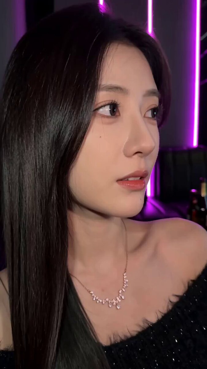 KTV Girlfriend POV Video Prompt