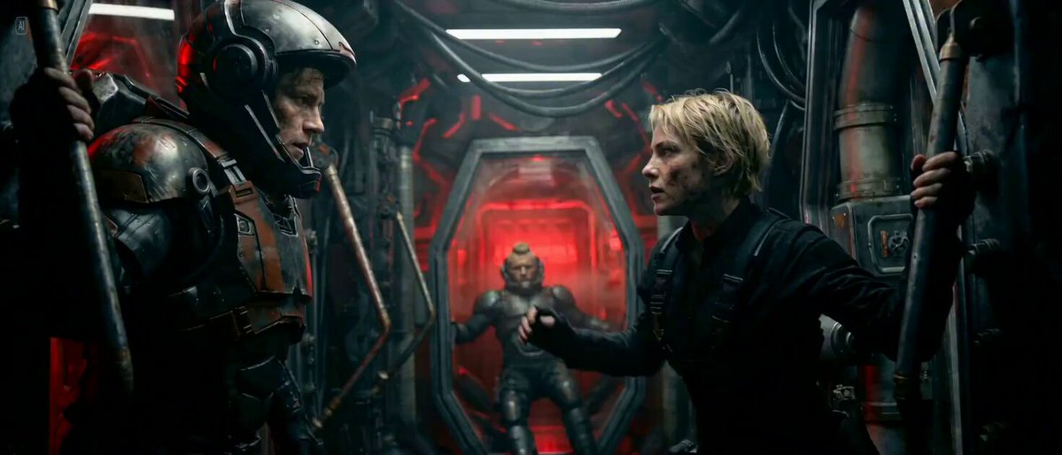 Sci-fi Cinematic 360-Degree Rotation Prompt